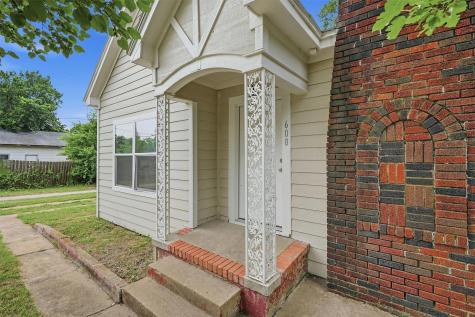 608 S Loving Avenue Sherman TX 75090