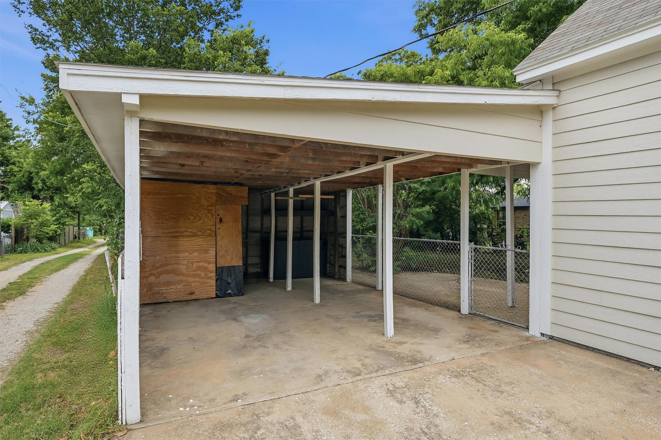608 S Loving Avenue Sherman TX 75090