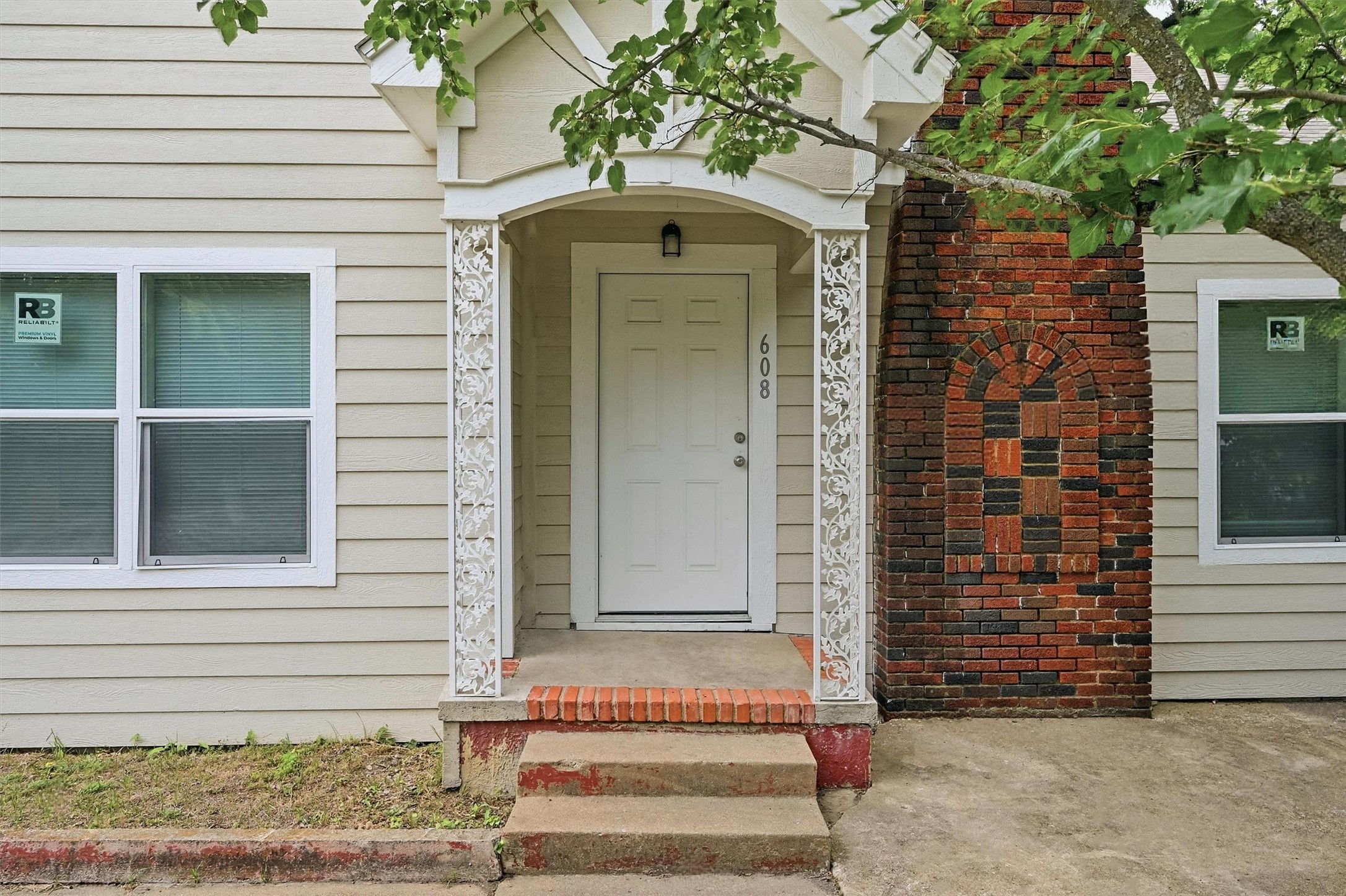 608 S Loving Avenue Sherman TX 75090