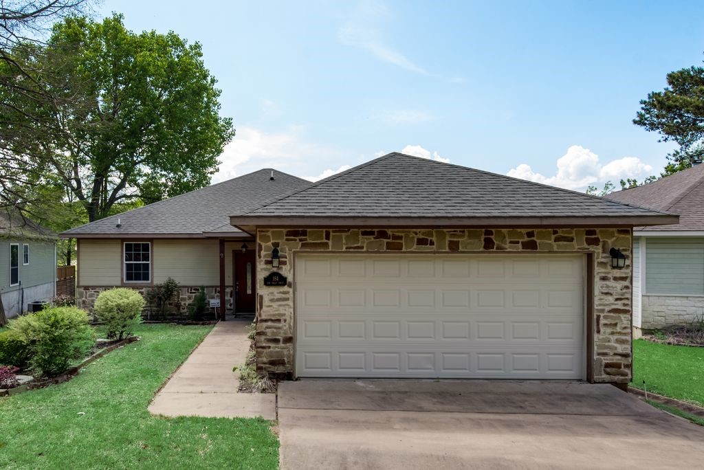 184 Oak Hills Drive Mabank TX 75156