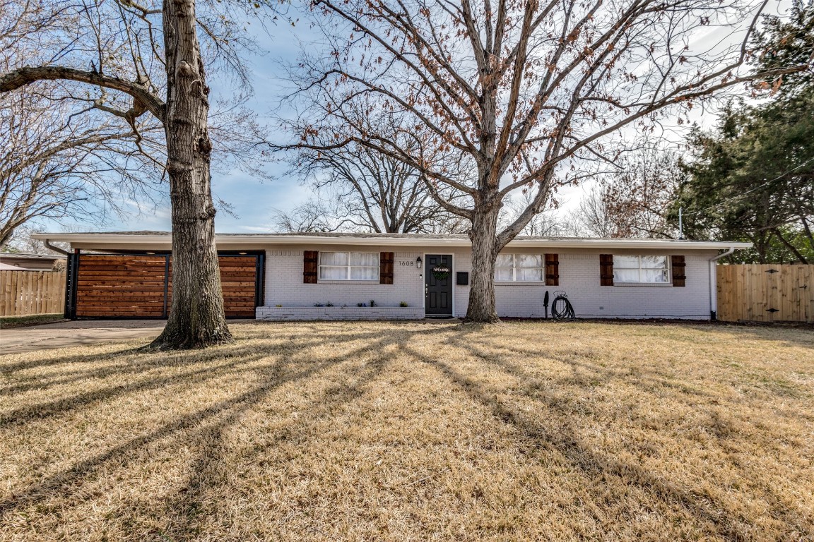 1608 Fair Oaks Drive Irving TX 75060