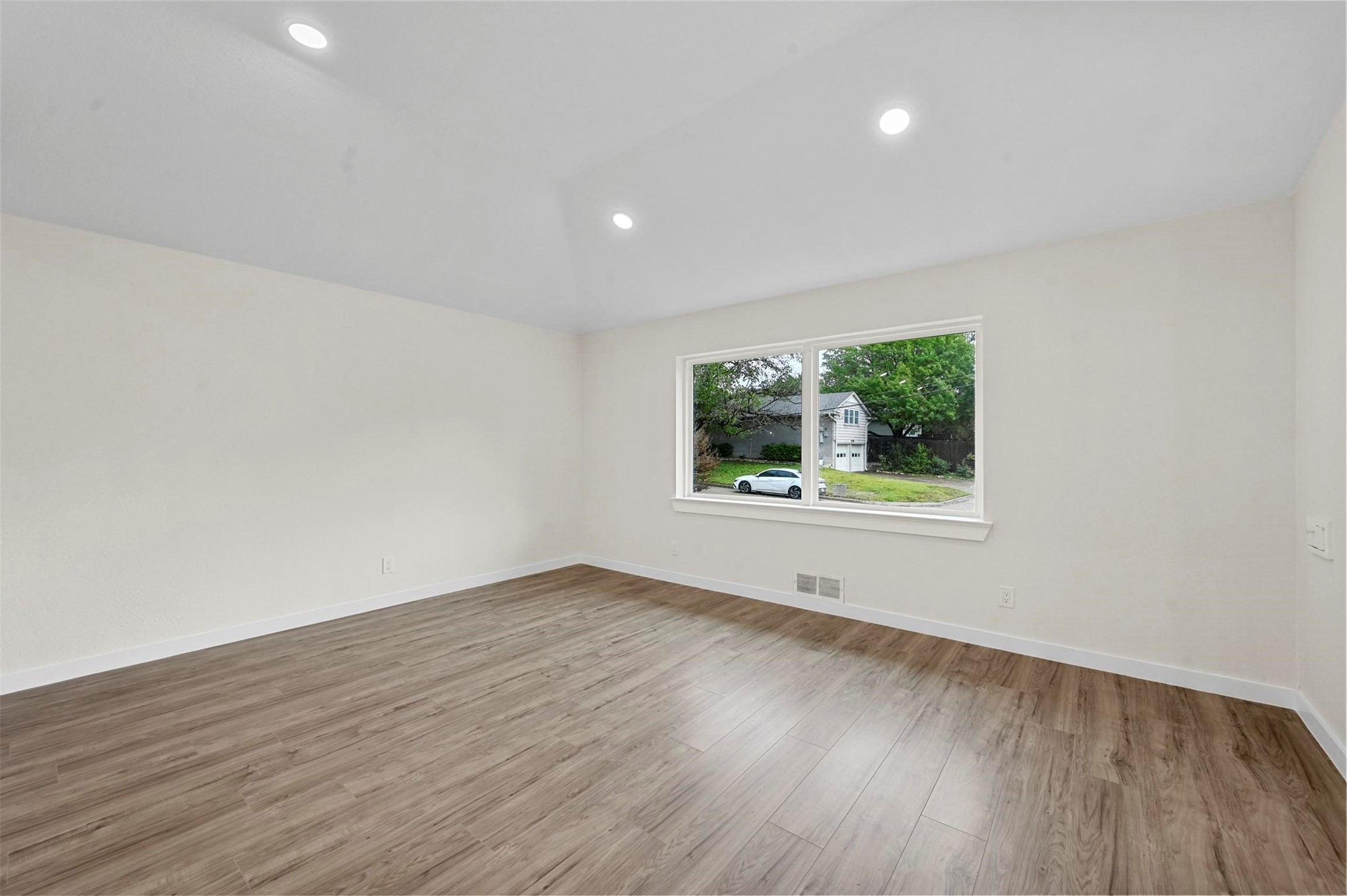 9211 Crestlake Drive Dallas TX 75238