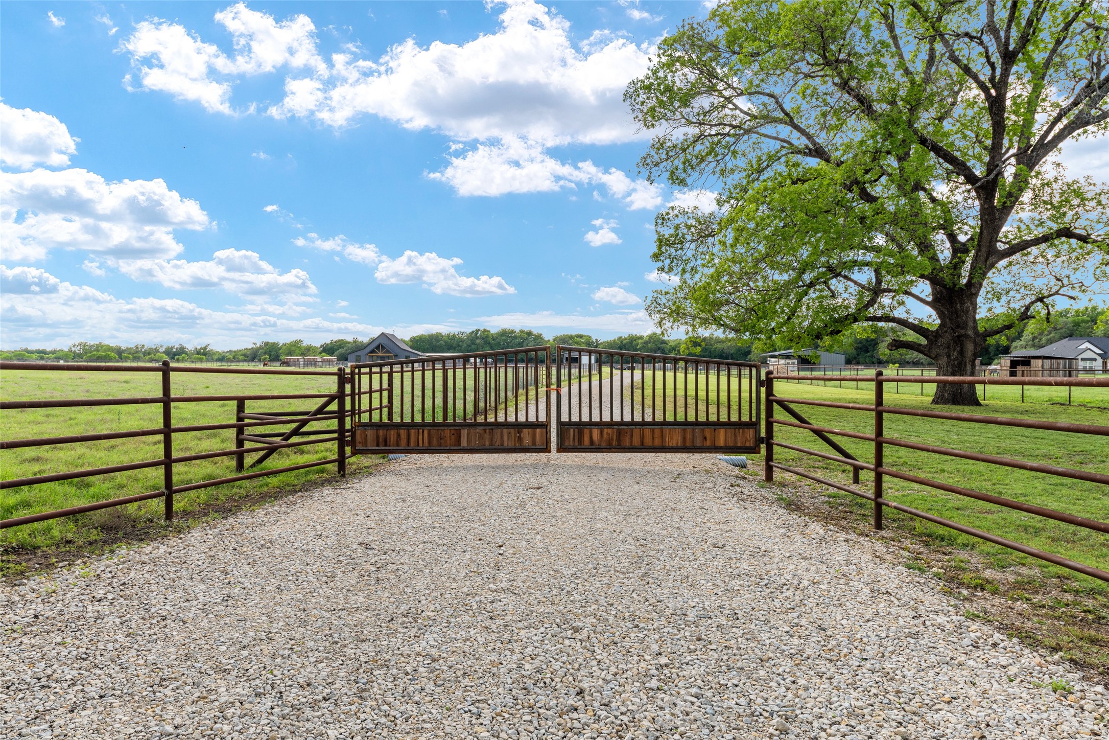 11200 Light Road Lipan TX 76462