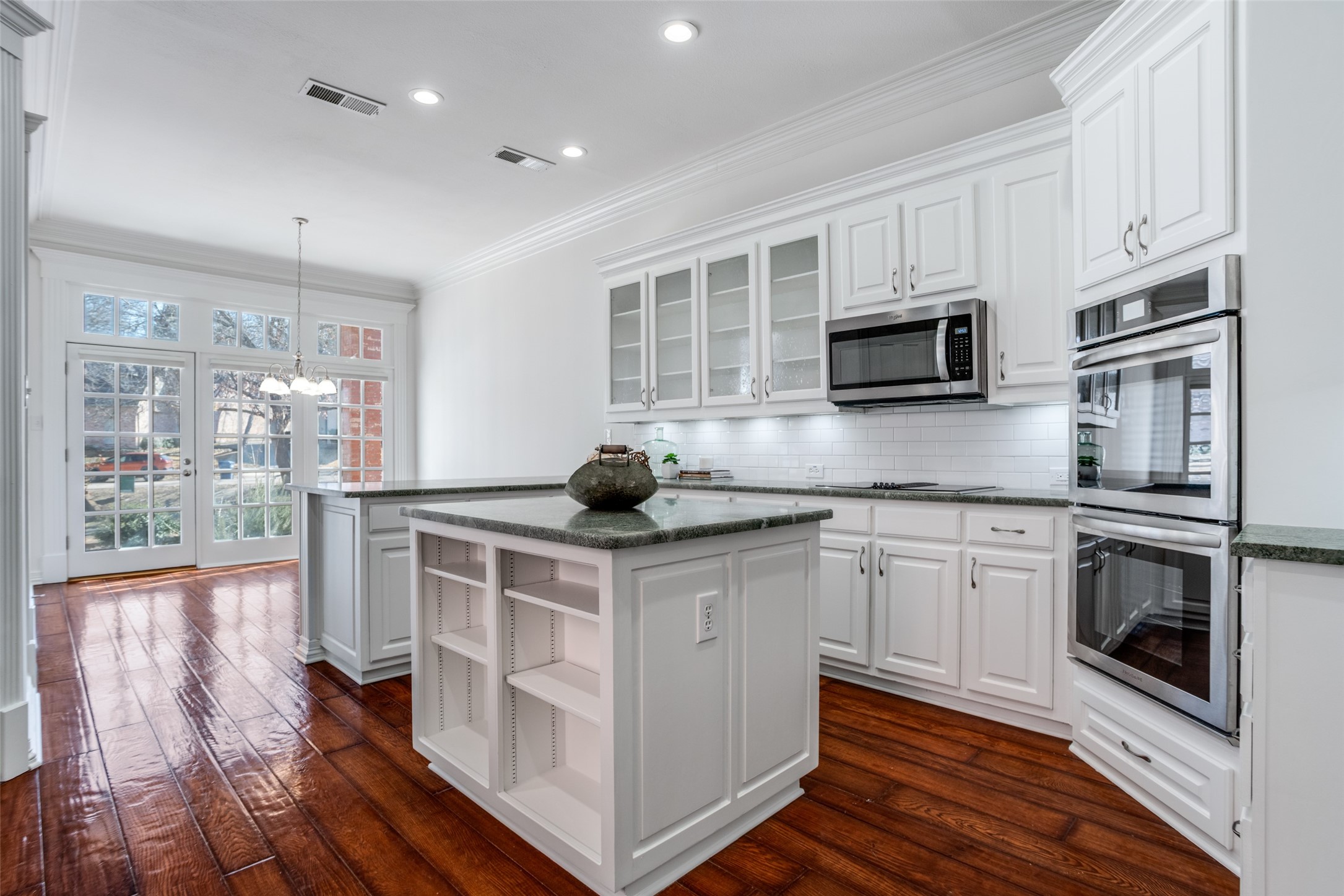 1810 Lakeshore Court Mckinney TX 75072