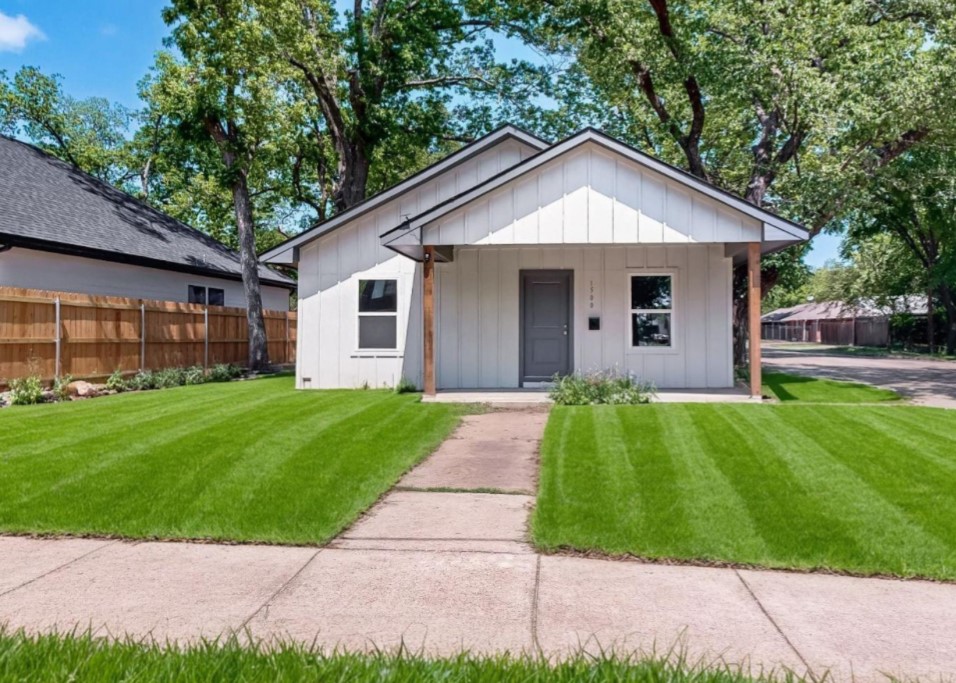 1500 W Collin Street Corsicana TX 75110