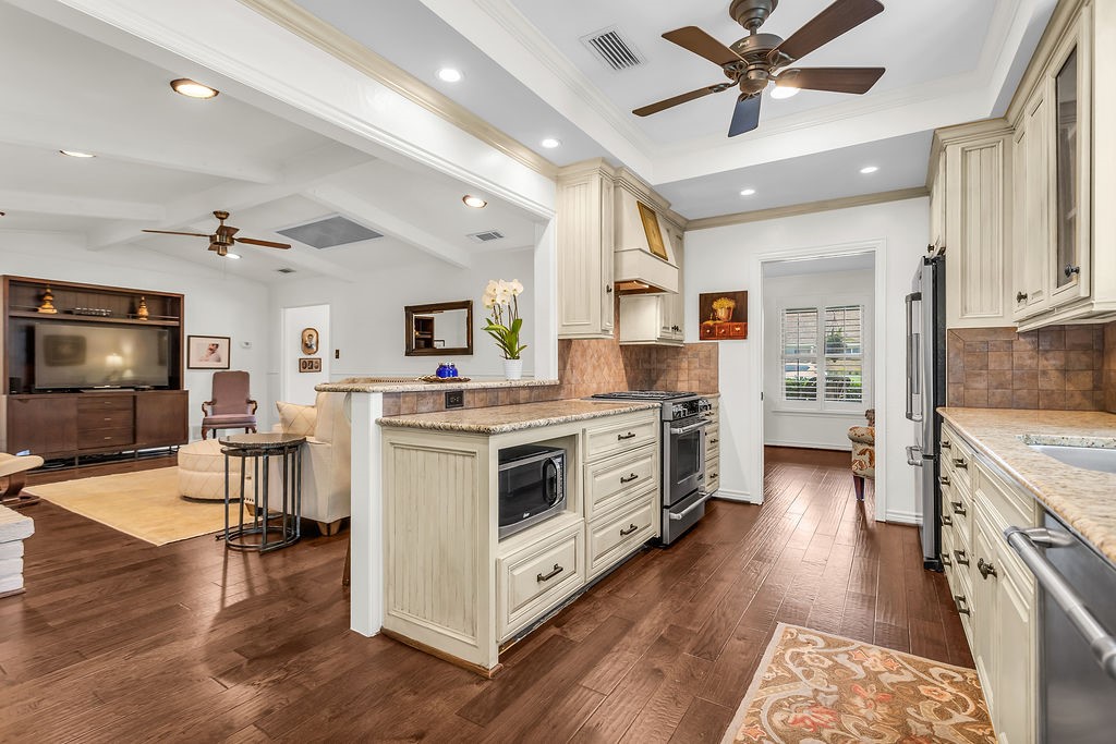 7760 La Cosa Drive Dallas TX 75248