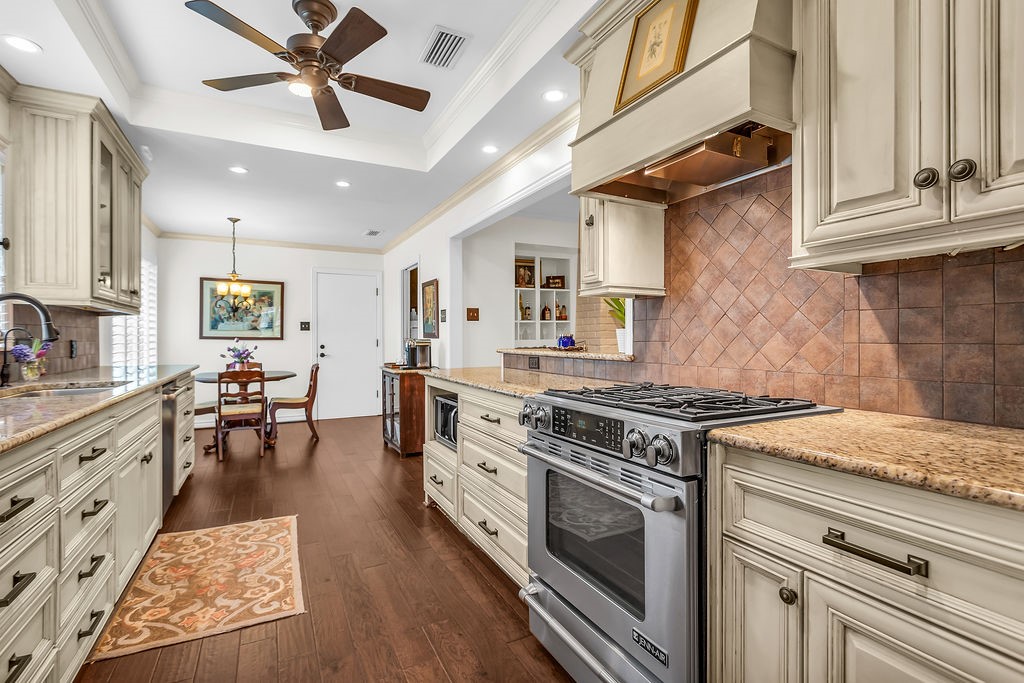 7760 La Cosa Drive Dallas TX 75248