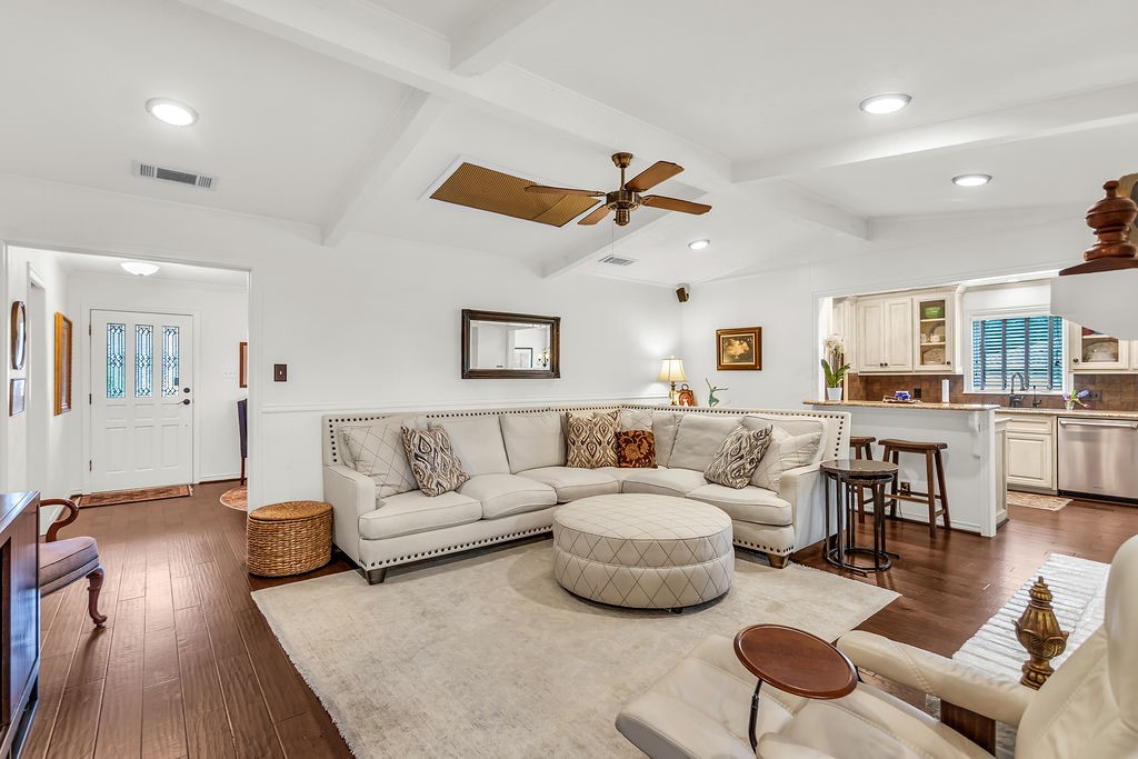 7760 La Cosa Drive Dallas TX 75248
