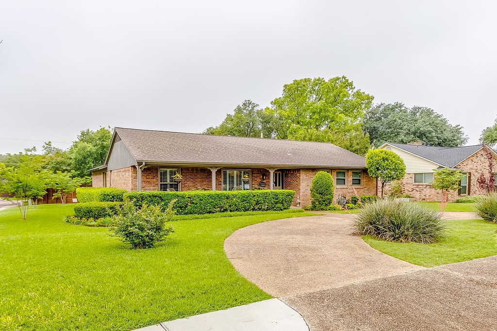 7760 La Cosa Drive Dallas TX 75248