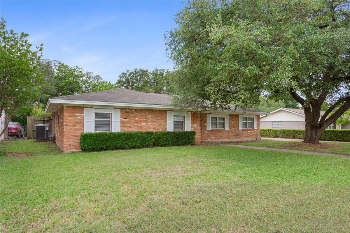 708 Wedgewood Drive Woodway TX 76712