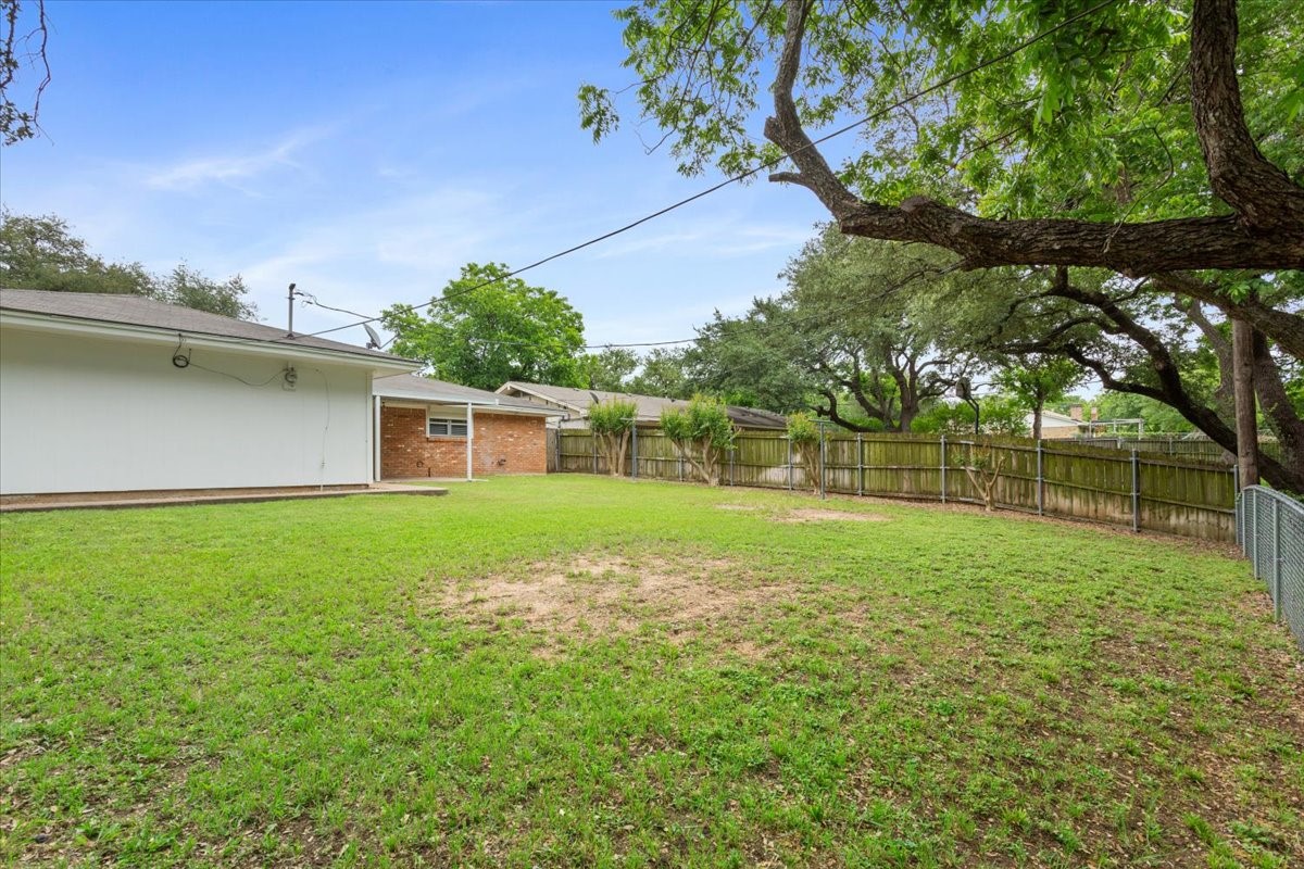 708 Wedgewood Drive Woodway TX 76712