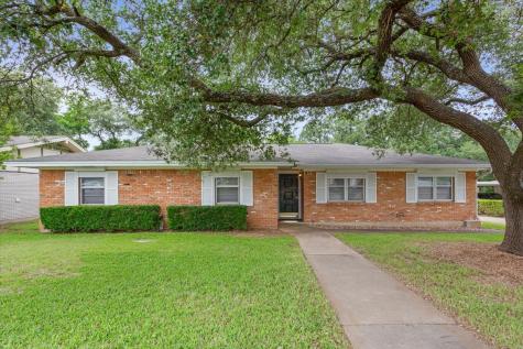 708 Wedgewood Drive Woodway TX 76712