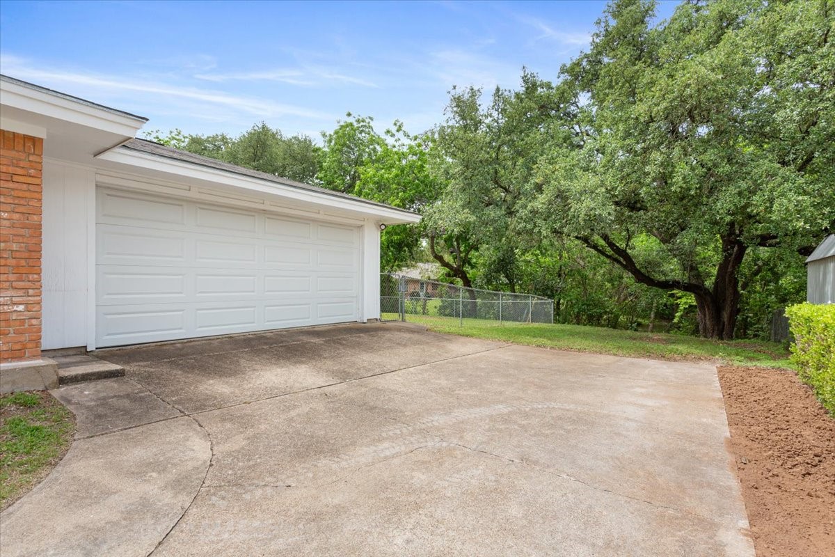 708 Wedgewood Drive Woodway TX 76712