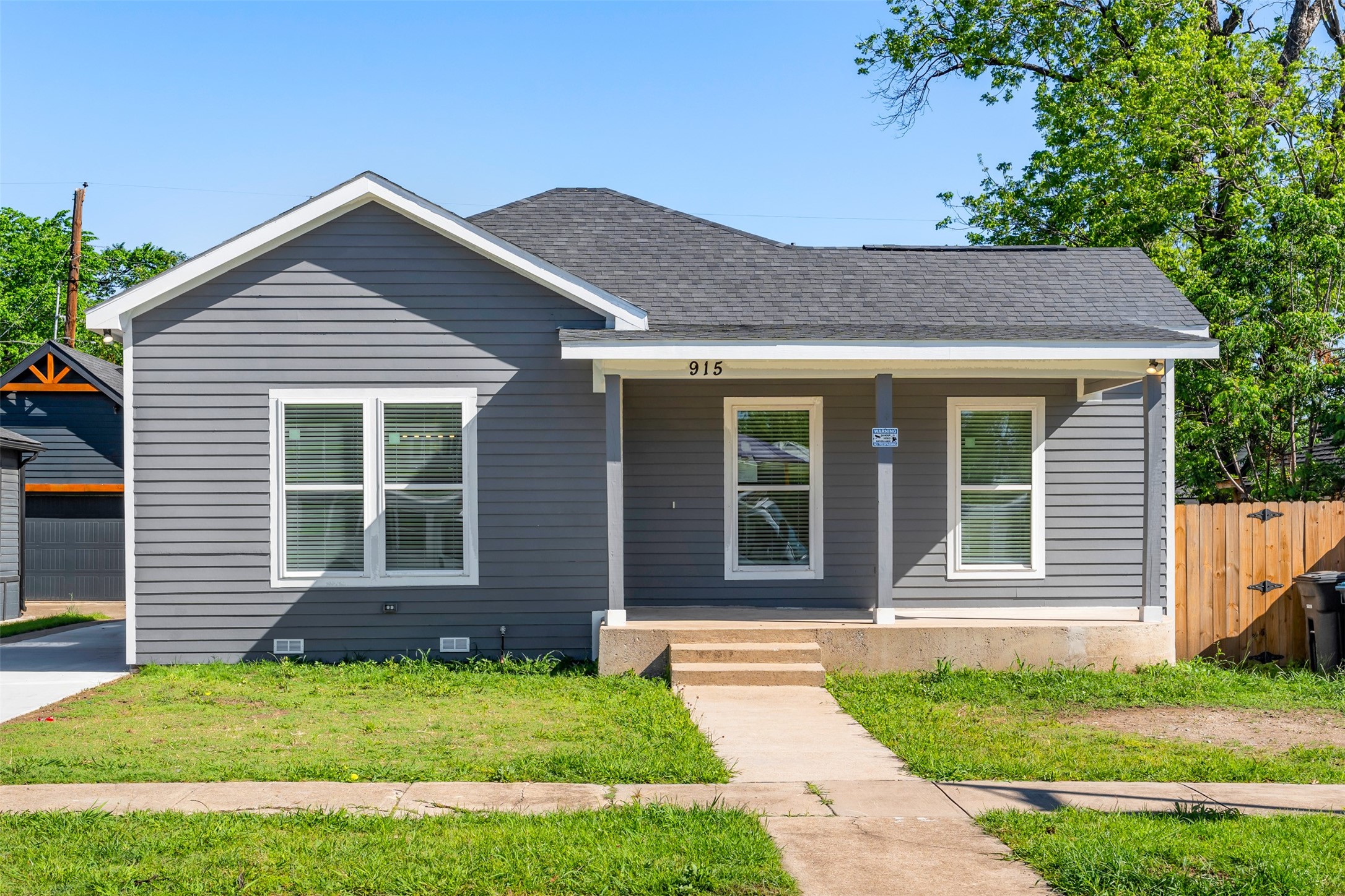 915 E Humbolt Street Fort Worth TX 76104