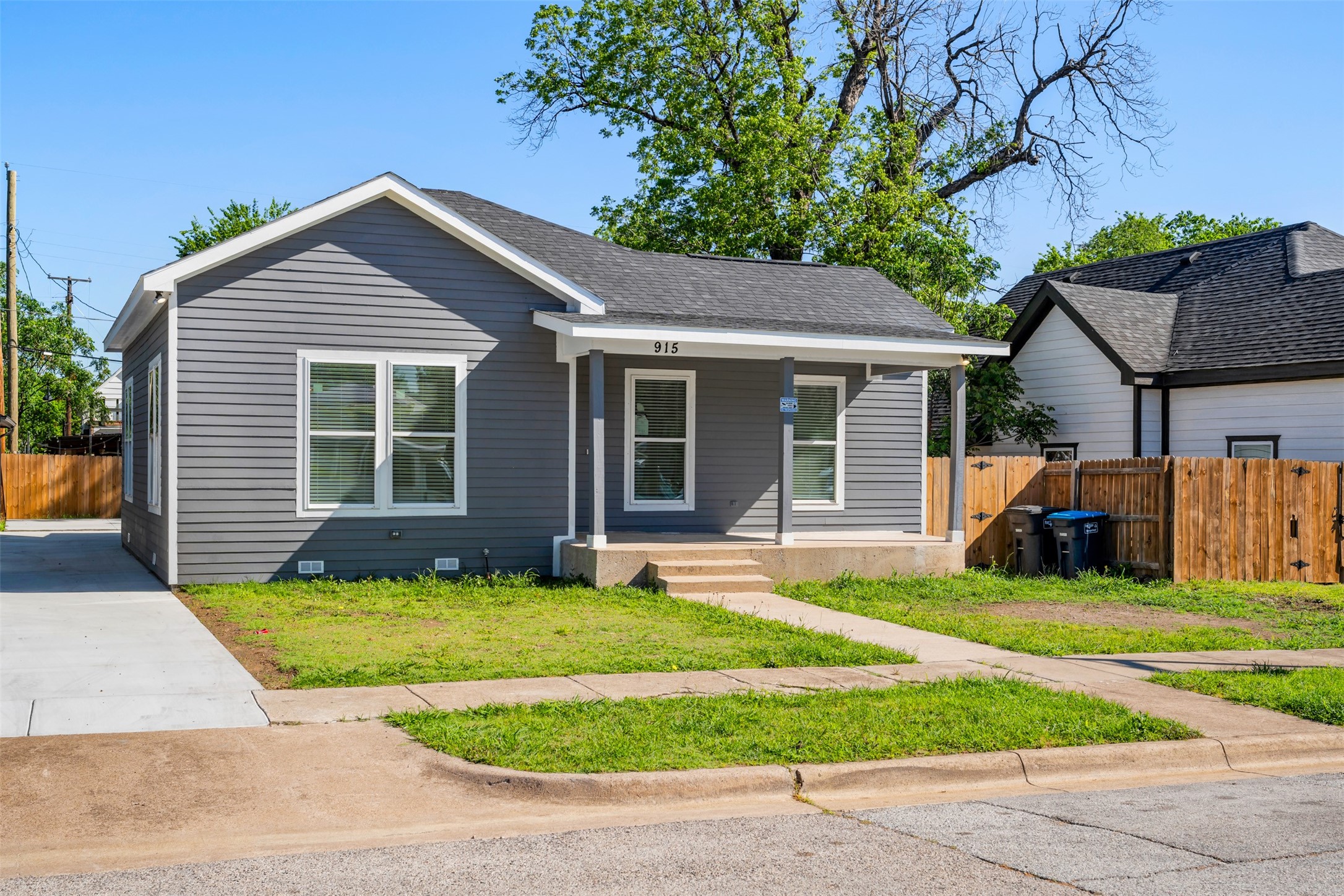915 E Humbolt Street Fort Worth TX 76104