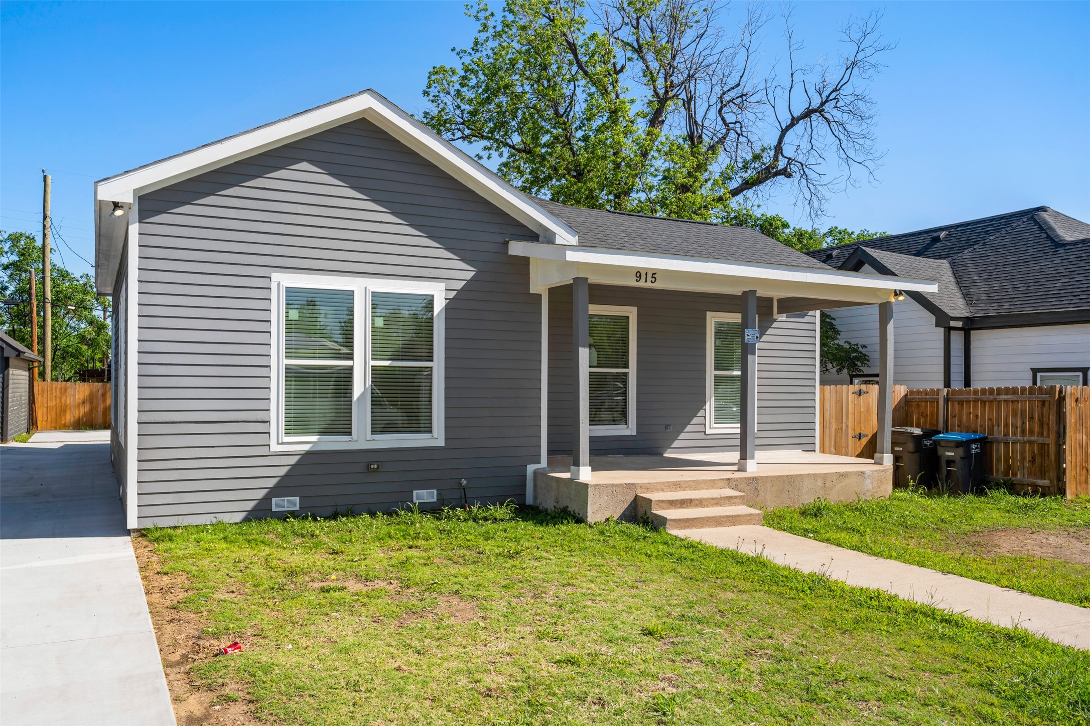 915 E Humbolt Street Fort Worth TX 76104