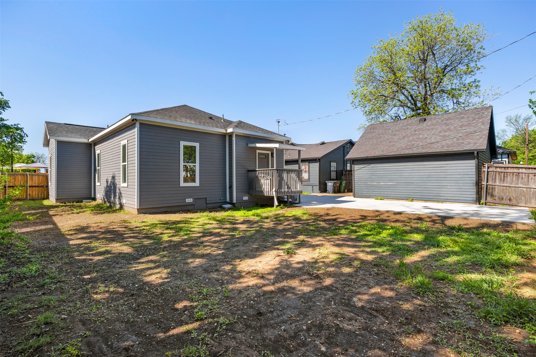 915 E Humbolt Street Fort Worth TX 76104