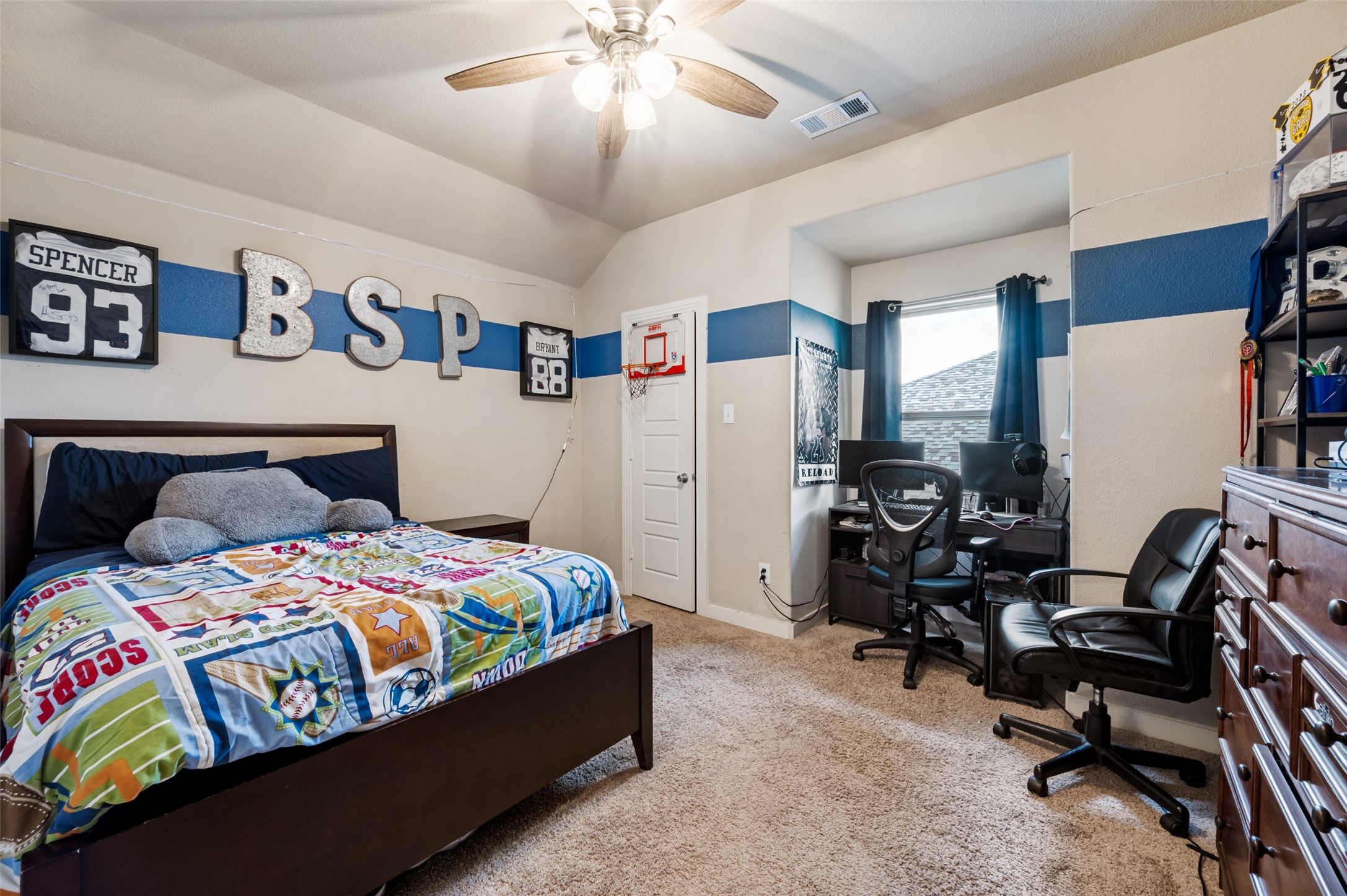 1820 Drover Creek Road Aubrey TX 76227