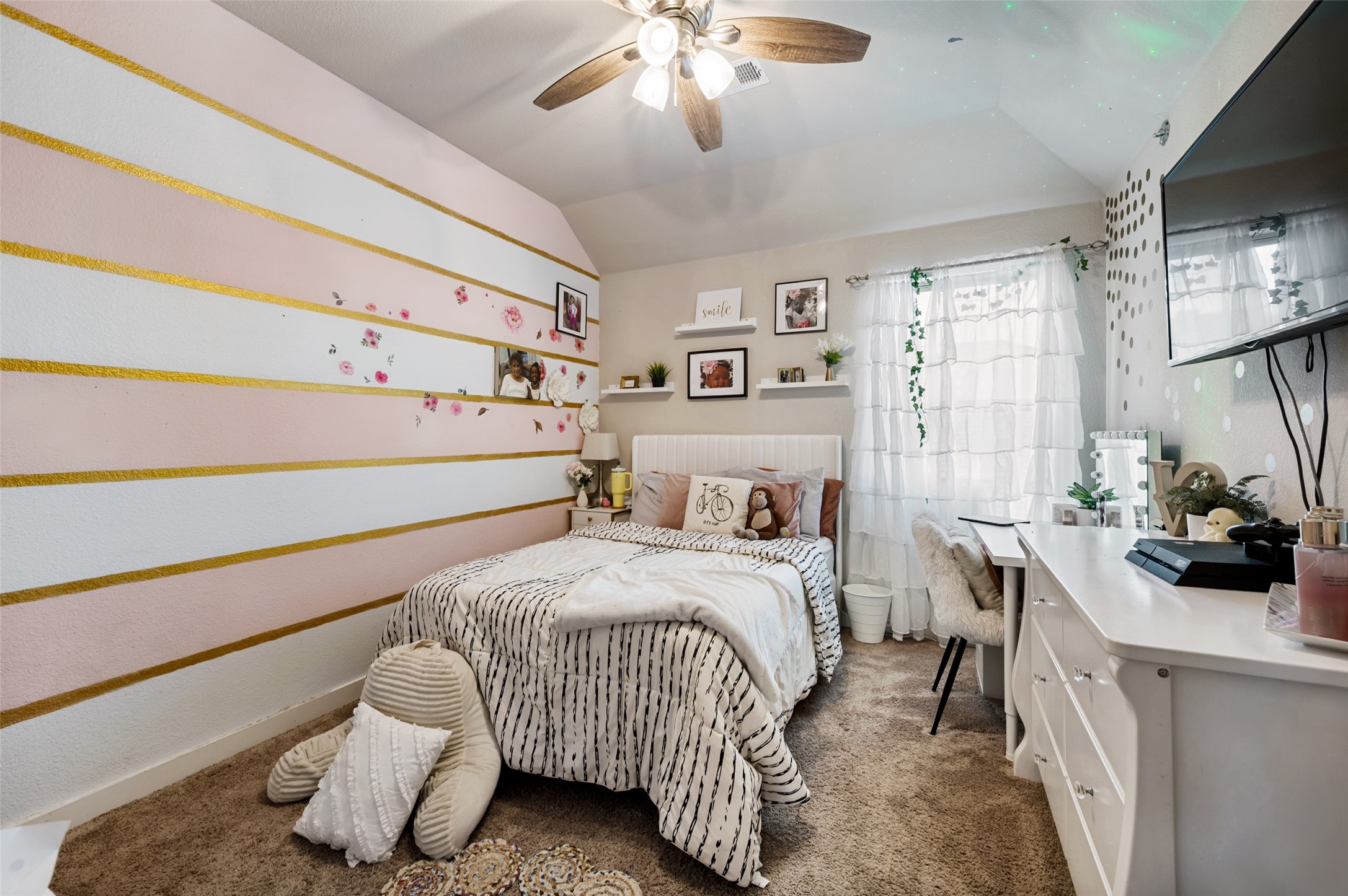 1820 Drover Creek Road Aubrey TX 76227