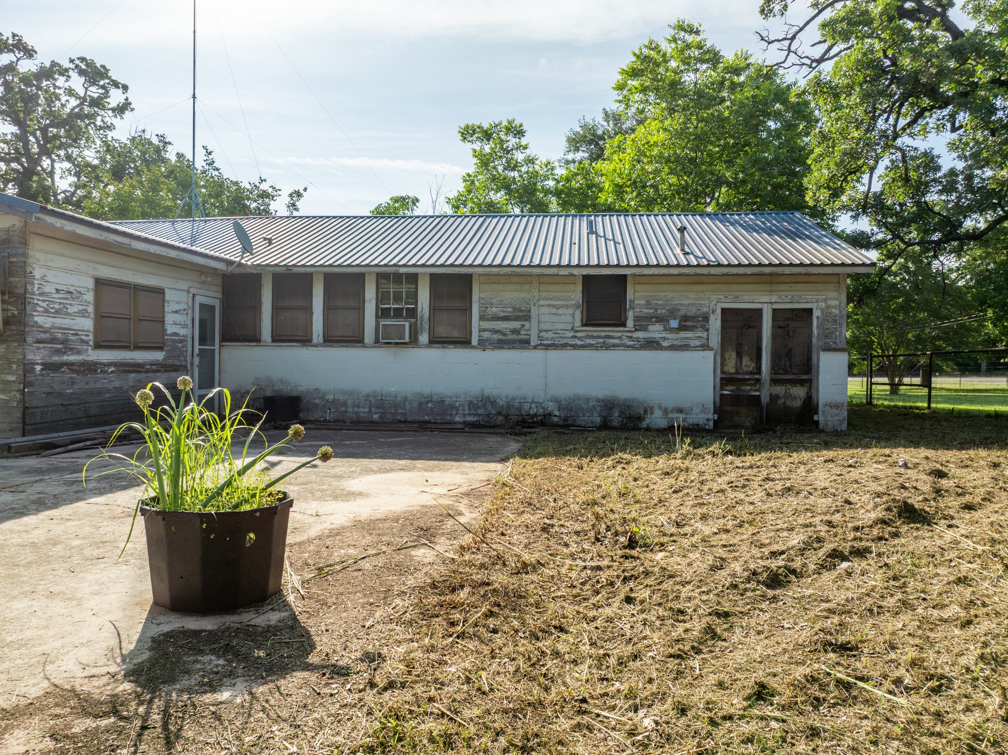 1089 State Highway 22 Whitney TX 76692
