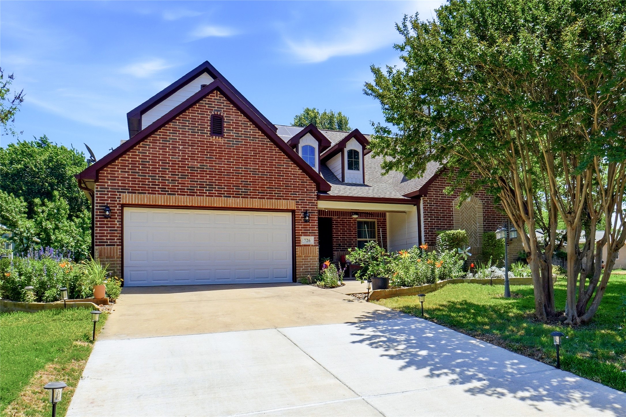 726 Forest Street Grapevine TX 76051