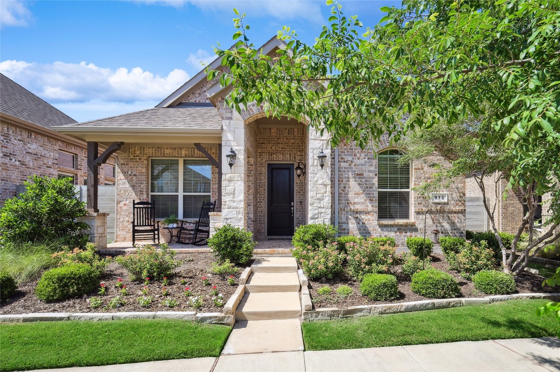 916 10th Street Argyle TX 76226