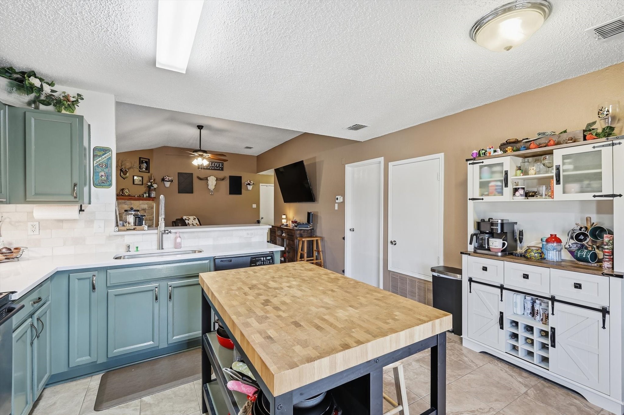 205 Comanche Trail Krum TX 76249