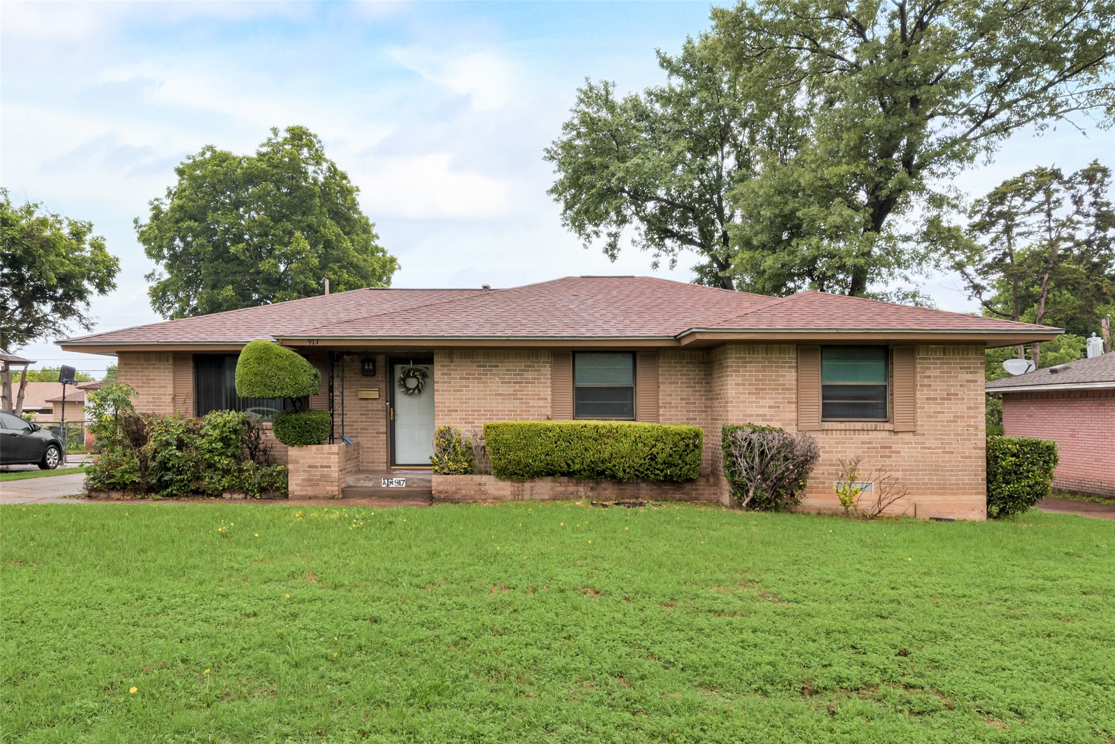 917 Highland Oaks Drive Dallas TX 75232