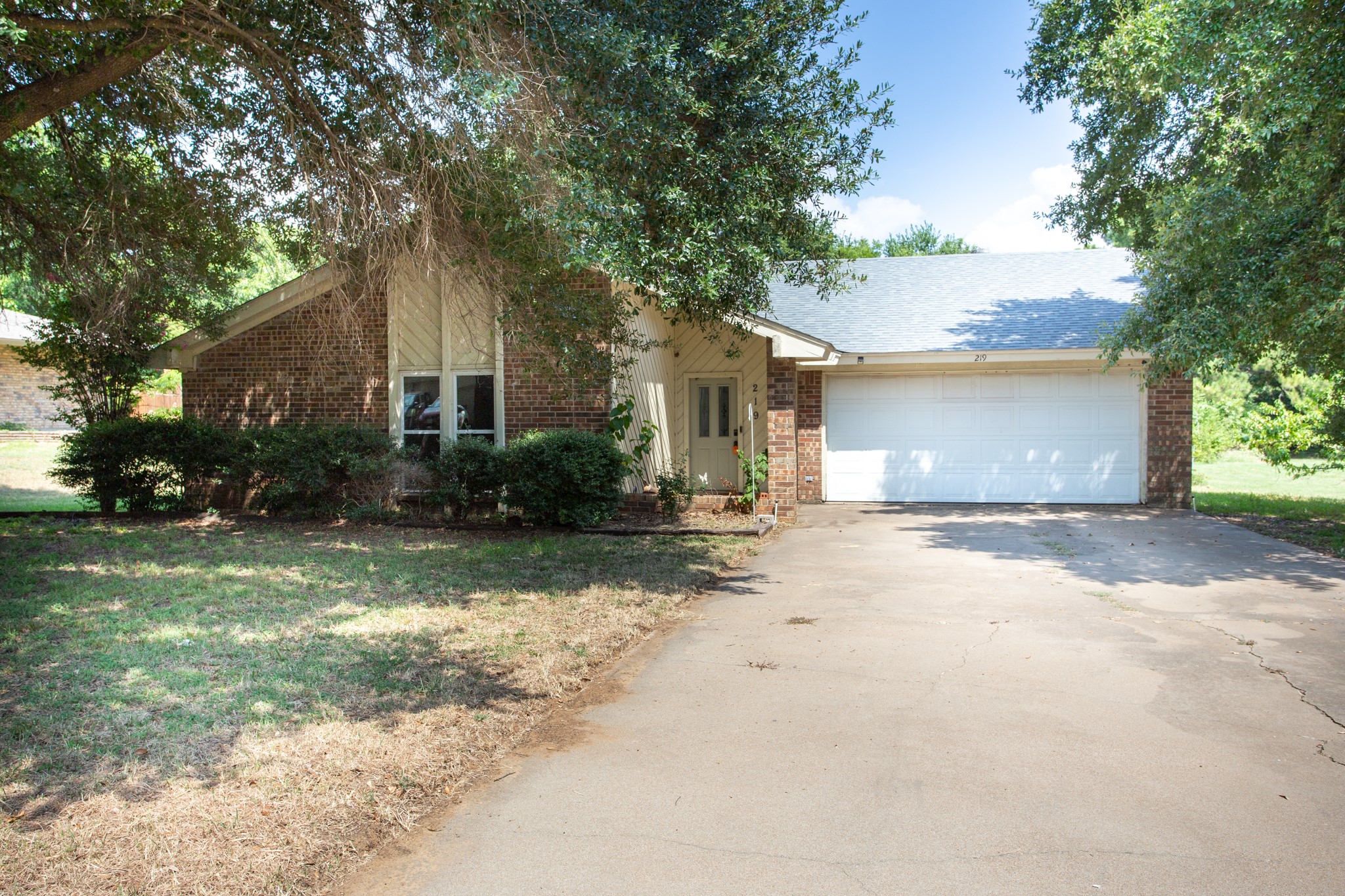 219 Woodlawn Drive Keene TX 76059