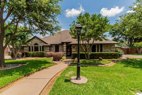425 Sherwood Court Burleson TX 76028