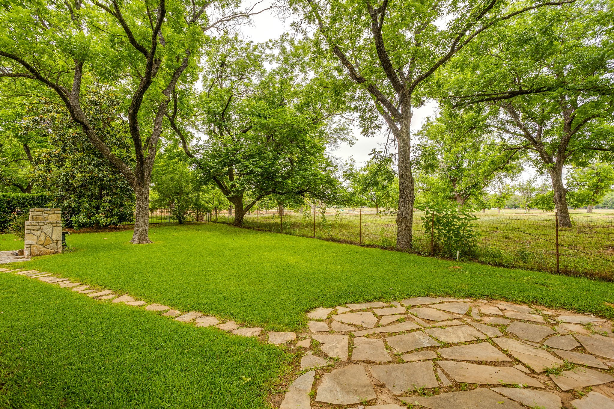 8707 S Monticello Circle Granbury TX 76049