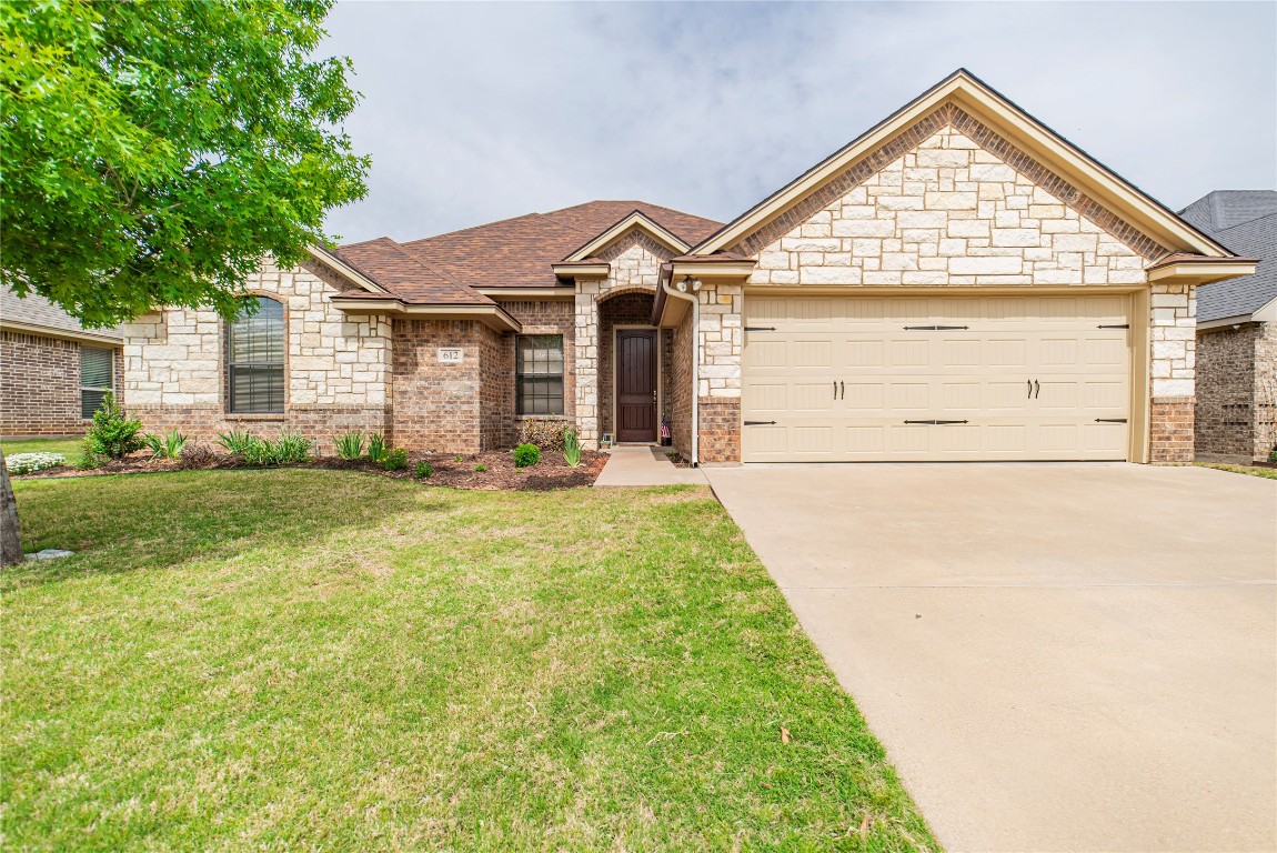 612 Donna Circle Granbury TX 76049