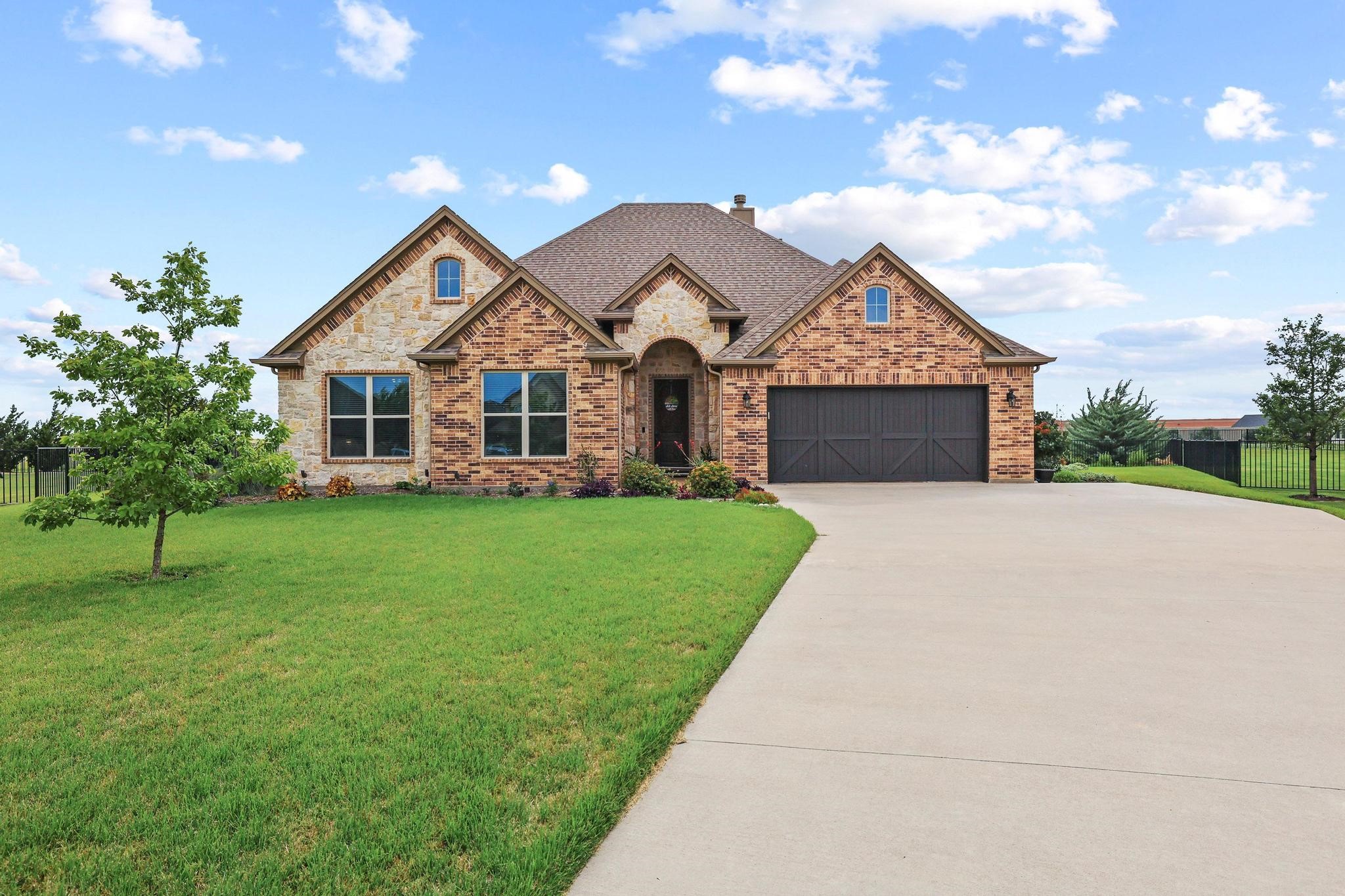1605 Covered Bridge Court Gunter TX 75058