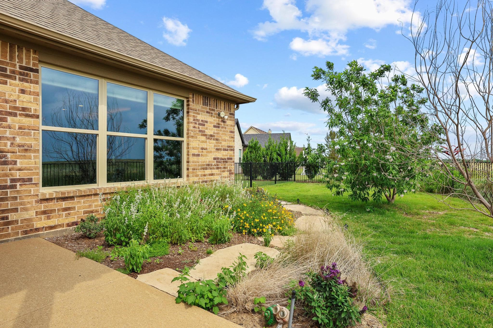 1605 Covered Bridge Court Gunter TX 75058