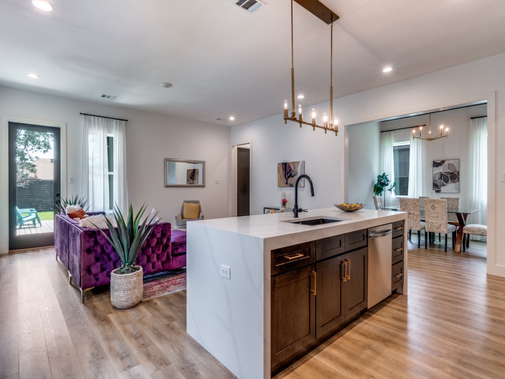 2146 Roanoke Avenue Dallas TX 75235