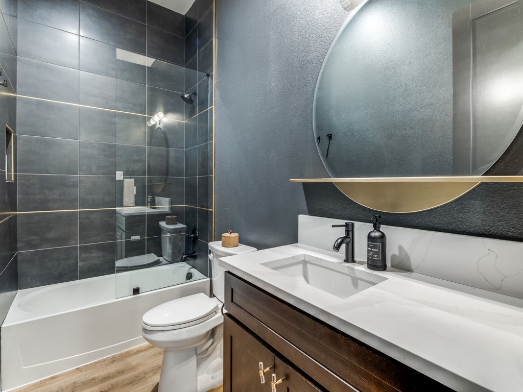 2146 Roanoke Avenue Dallas TX 75235