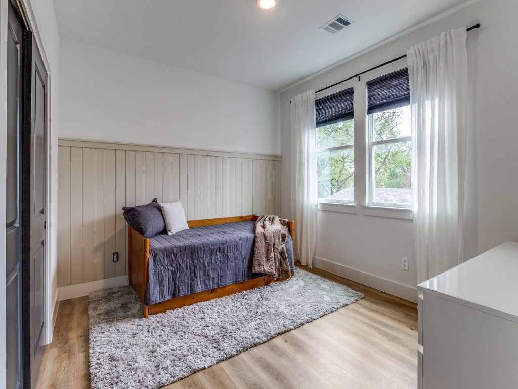 2146 Roanoke Avenue Dallas TX 75235