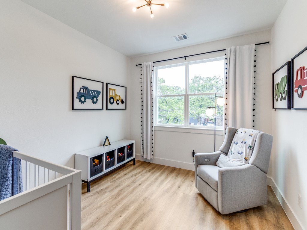 2146 Roanoke Avenue Dallas TX 75235