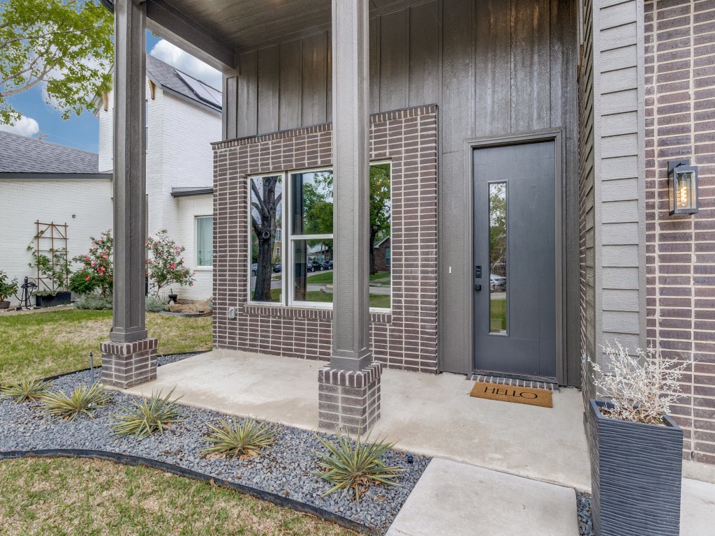 2146 Roanoke Avenue Dallas TX 75235