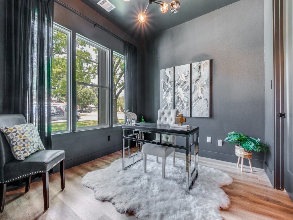 2146 Roanoke Avenue Dallas TX 75235