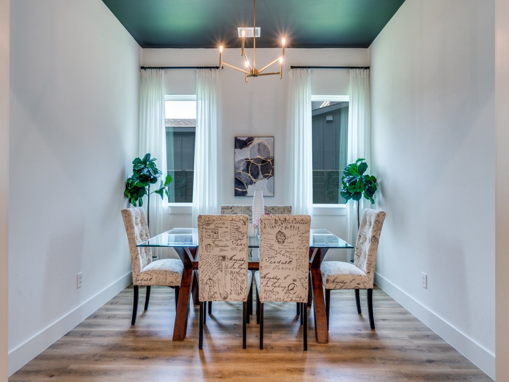 2146 Roanoke Avenue Dallas TX 75235