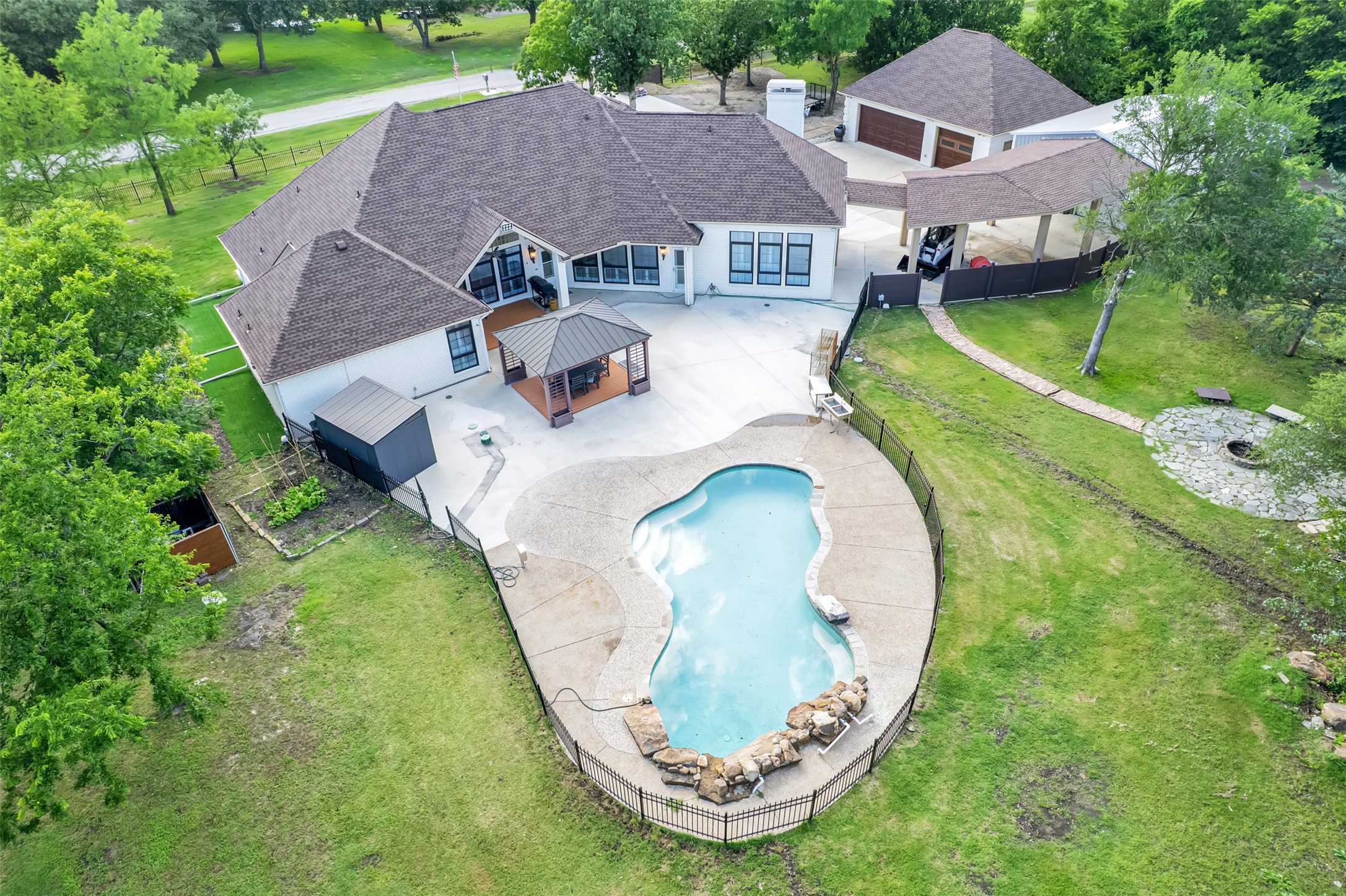 1690 Lynn Lane Lucas TX 75002