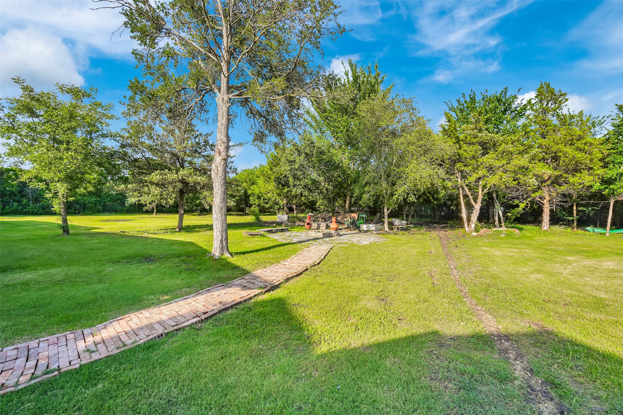 1690 Lynn Lane Lucas TX 75002