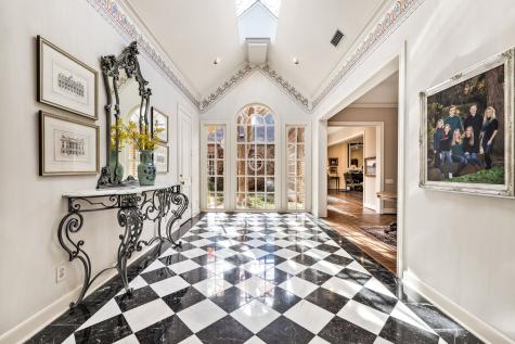 17 Stonecourt Circle Dallas TX 75225