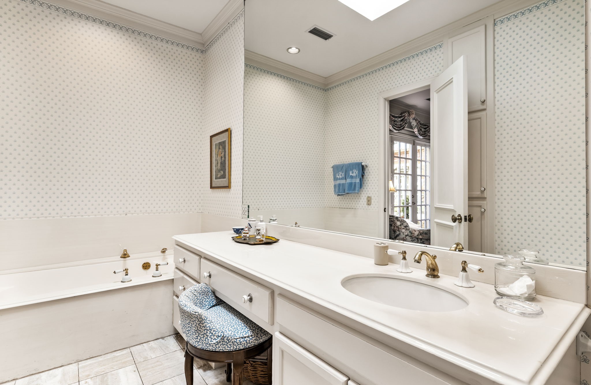 17 Stonecourt Circle Dallas TX 75225