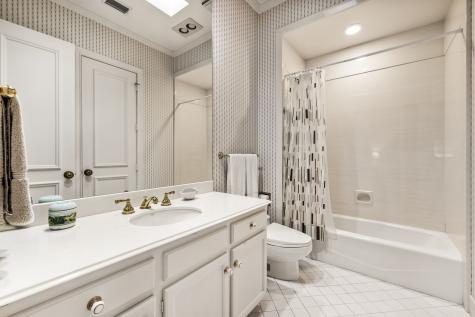17 Stonecourt Circle Dallas TX 75225