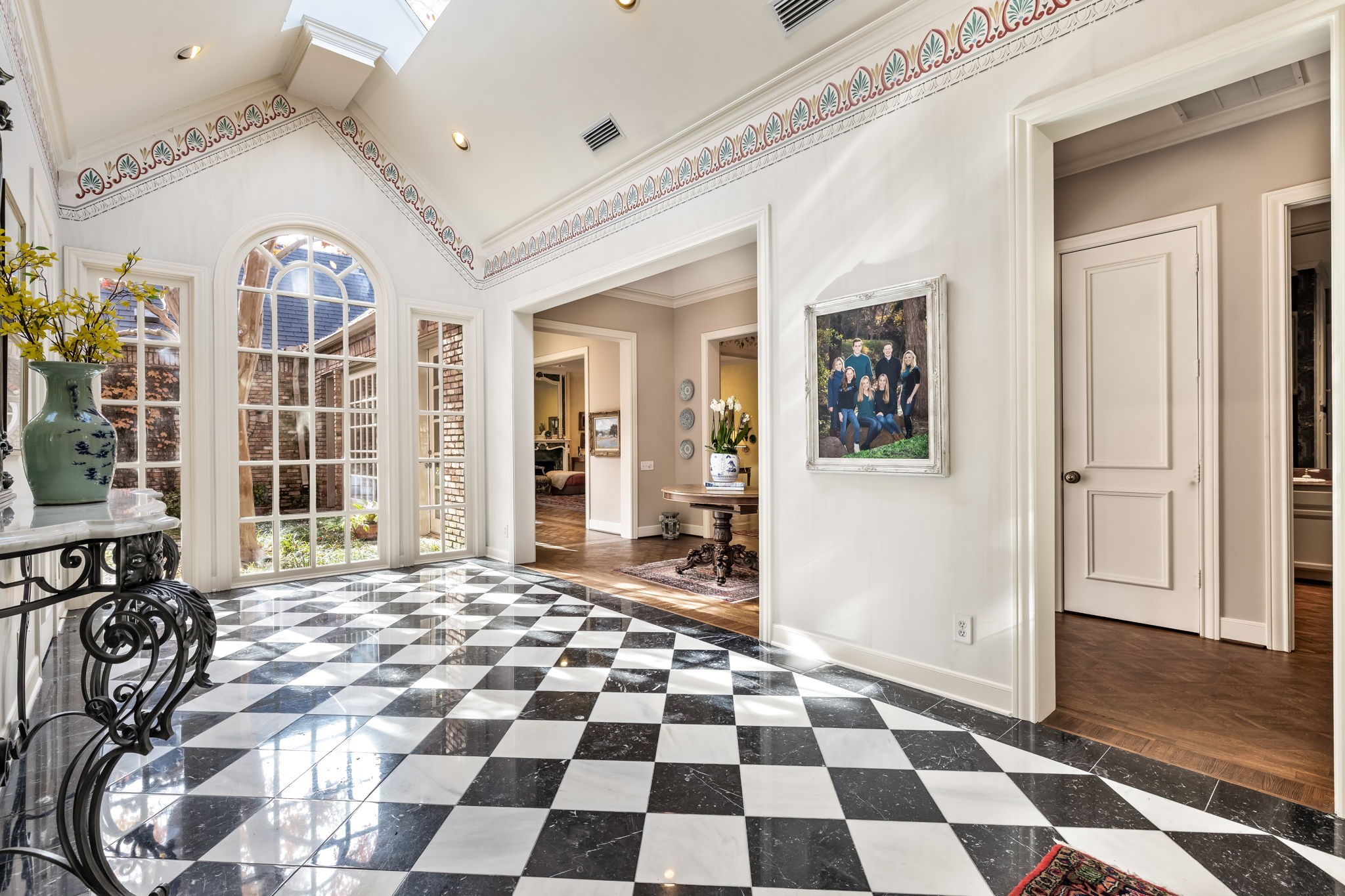 17 Stonecourt Circle Dallas TX 75225