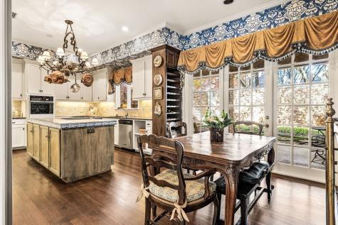 17 Stonecourt Circle Dallas TX 75225
