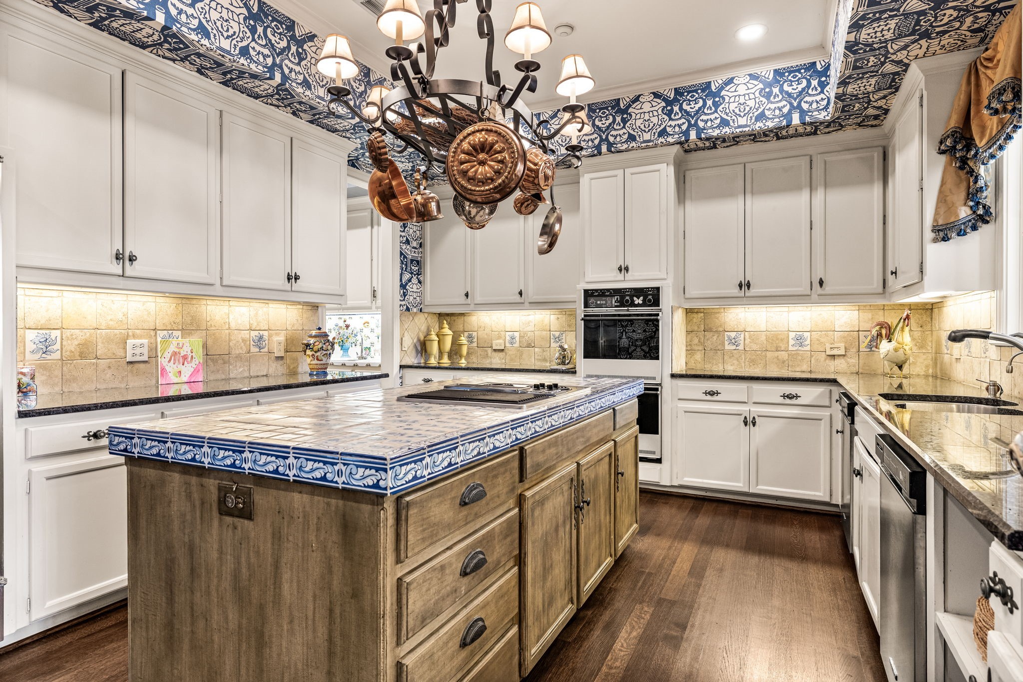 17 Stonecourt Circle Dallas TX 75225