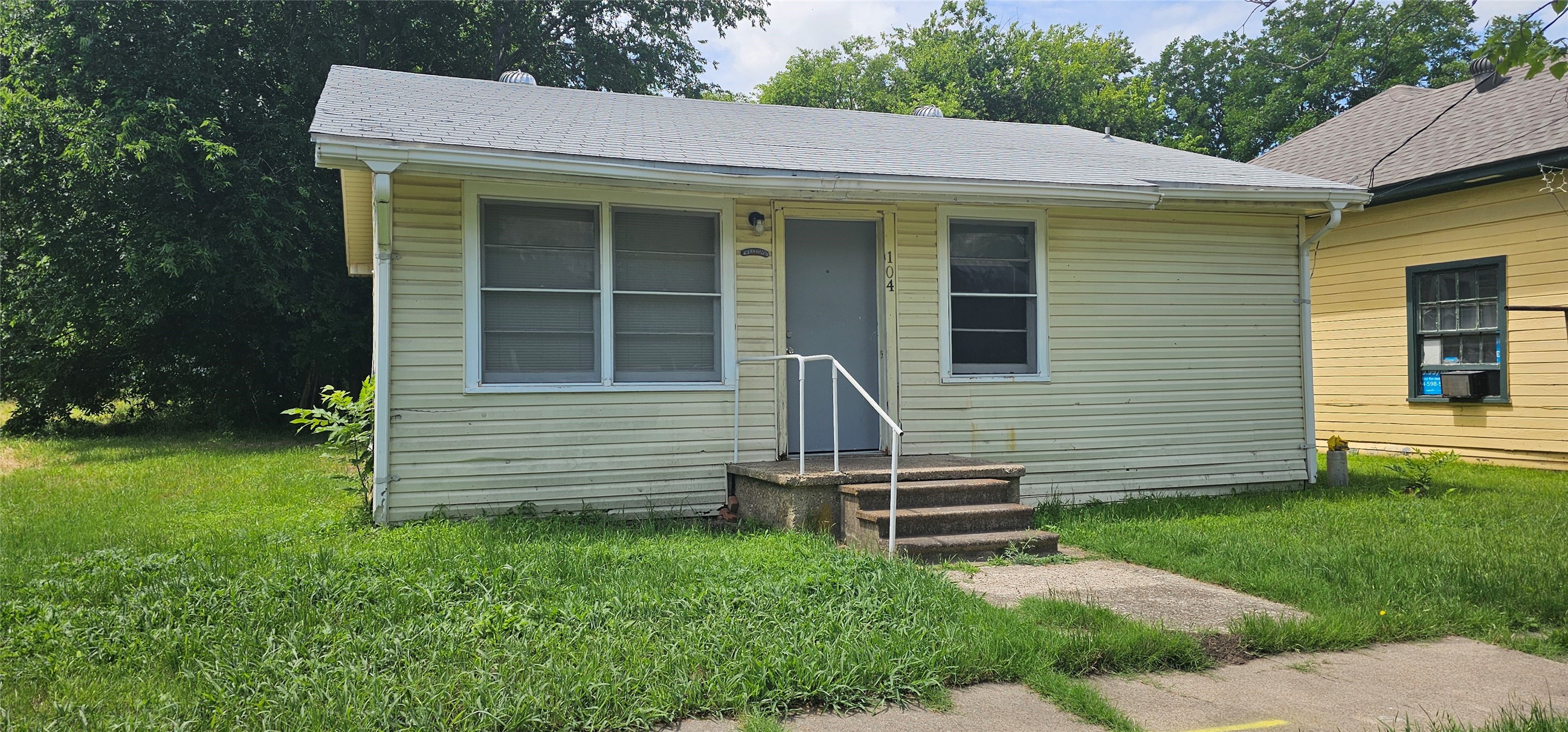 104 Smith Street Hillsboro TX 76645